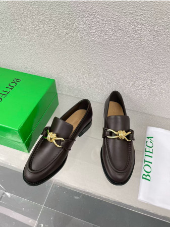 ua bo*te*ga Ve*ne*ta loafers shoes