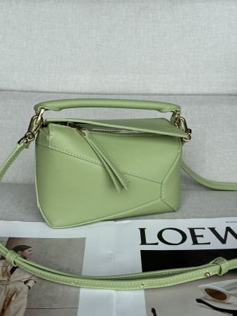 L0ew* mini classic puzzle bag in calfskin 18x12.5x8cm