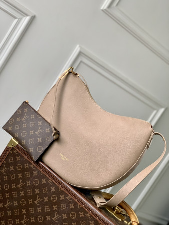 LV Low Key Cookie MM M14635 32x26x5cm