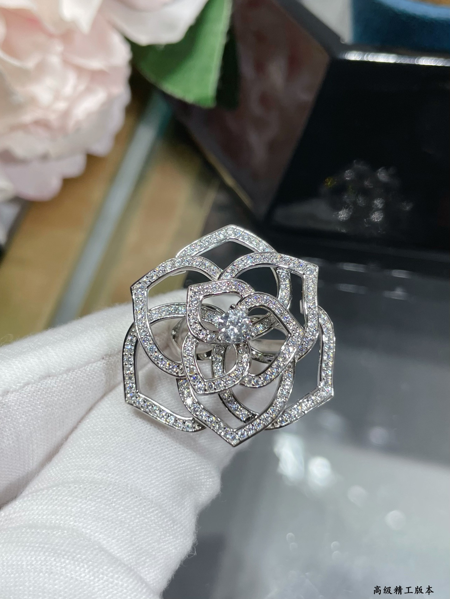 piaget fully Di*m*nd-encrusted hollow rose ring