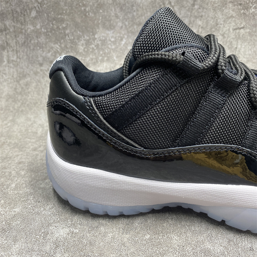 AIR JORDAN 11 RETRO LOW 