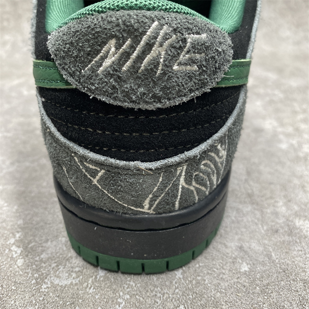 UA Nike SB Dunk Low There Skateboards