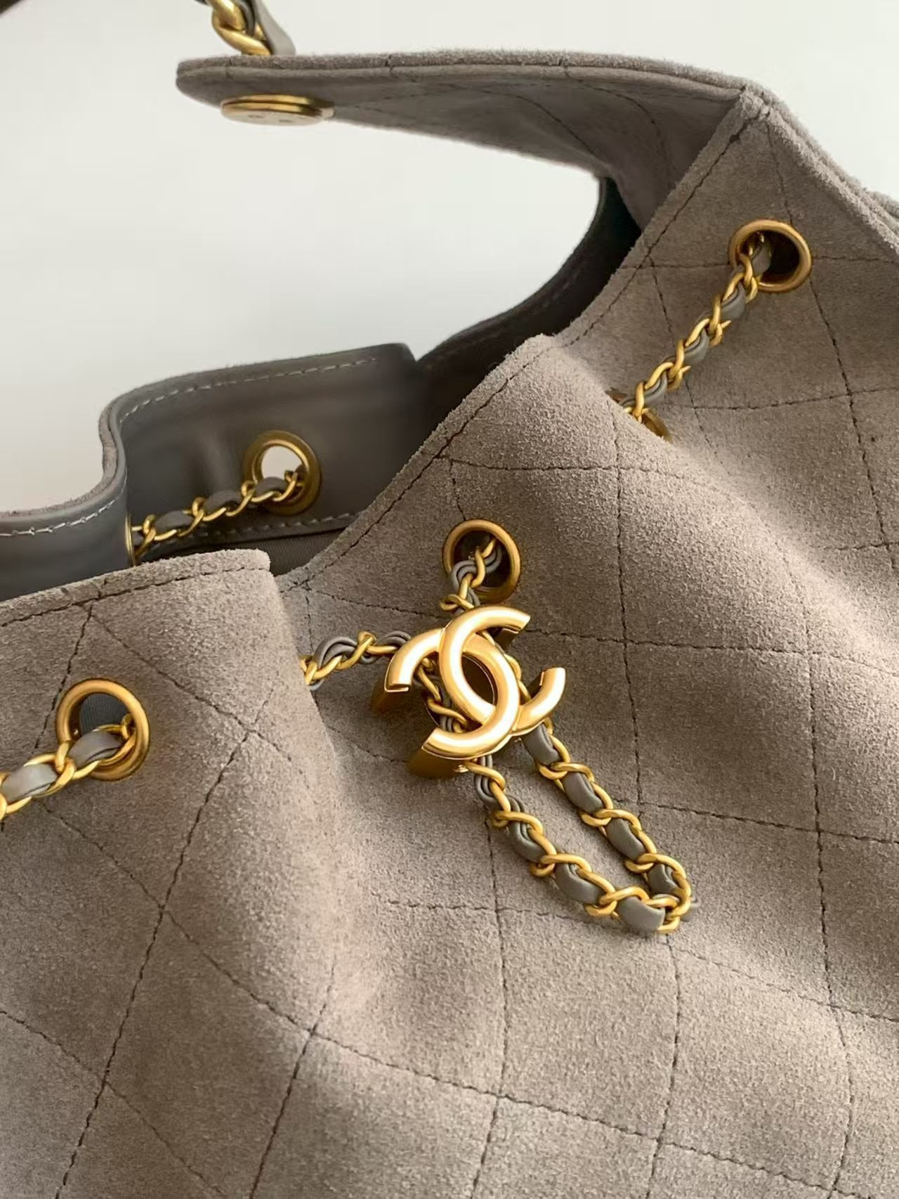 Ch*el 25c bucket bag 26x30x14cm