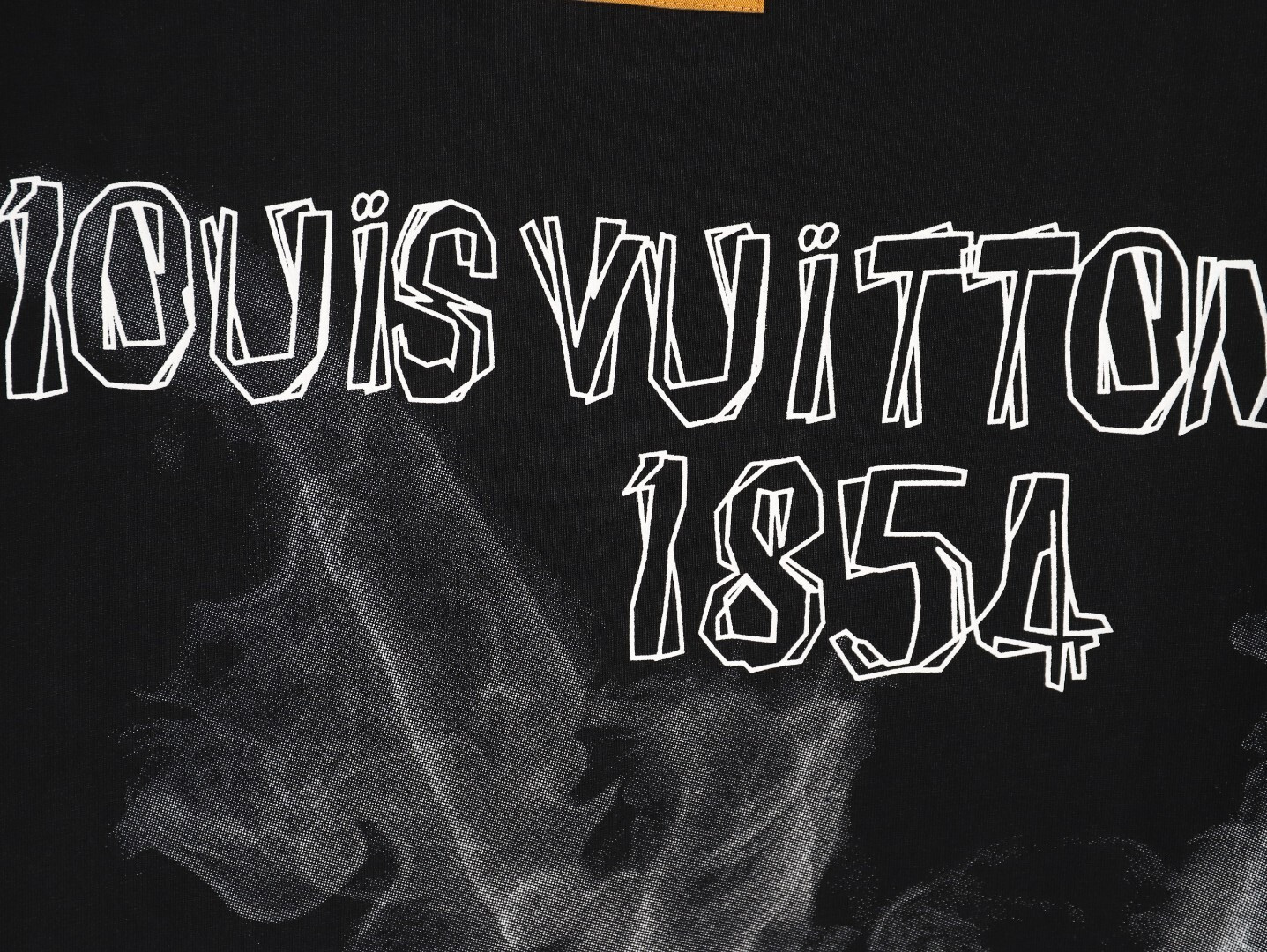 l0*is V*t0n long-sleeved t-shirt