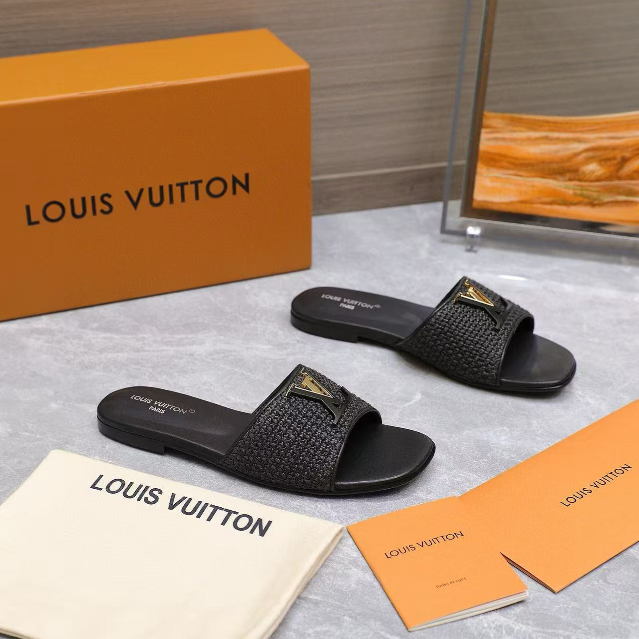 UA LV Mare Flat Mule