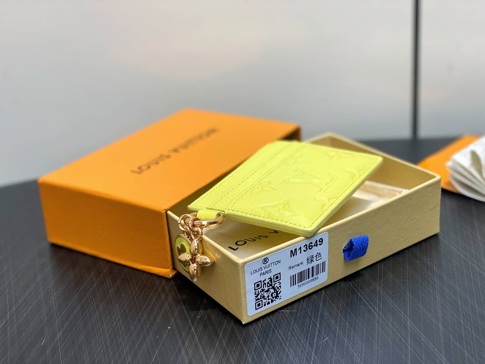 LV Charms Card Holder M13645 10x7x0.3cm