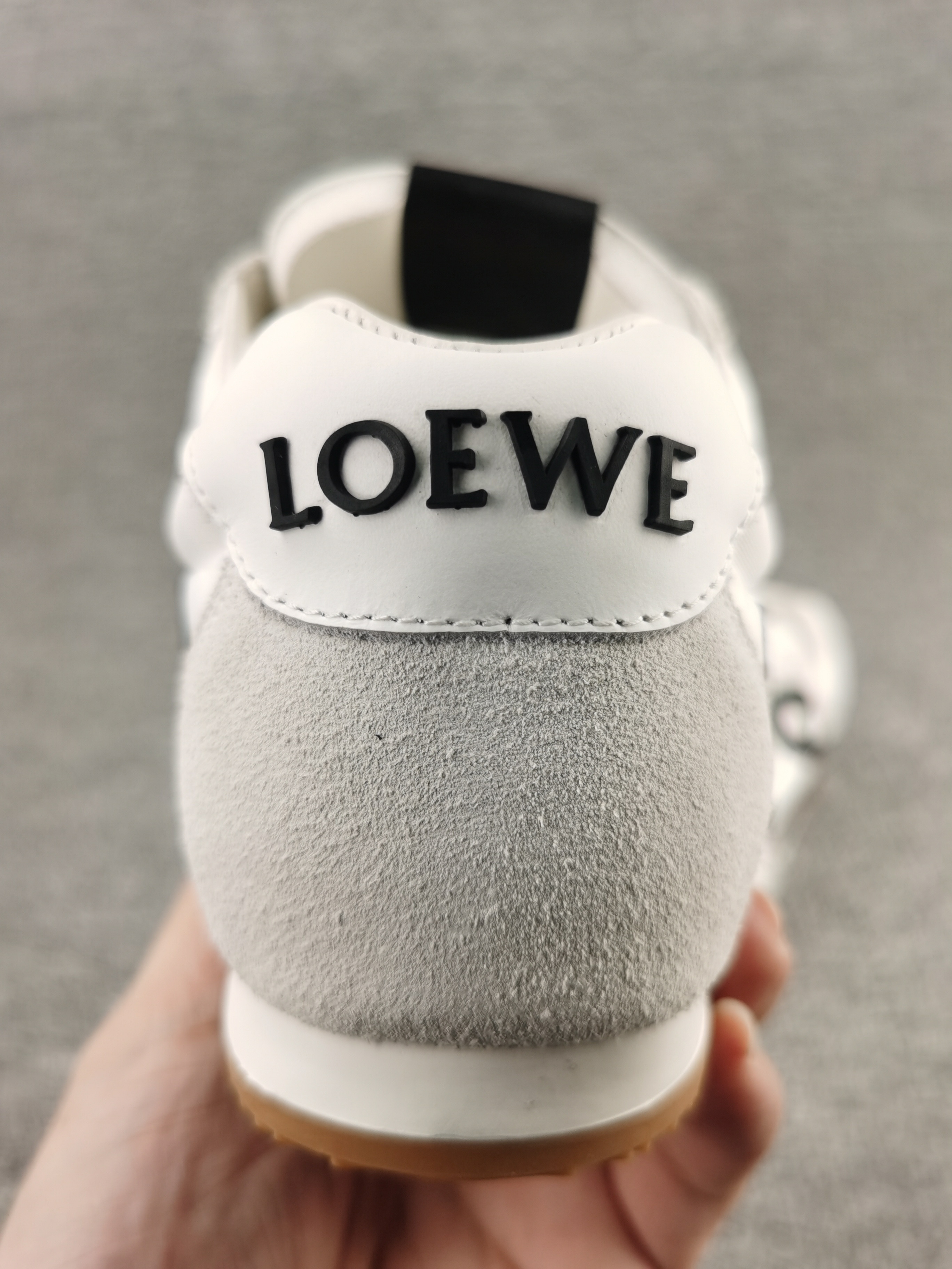 ua L0ew* sneakers
