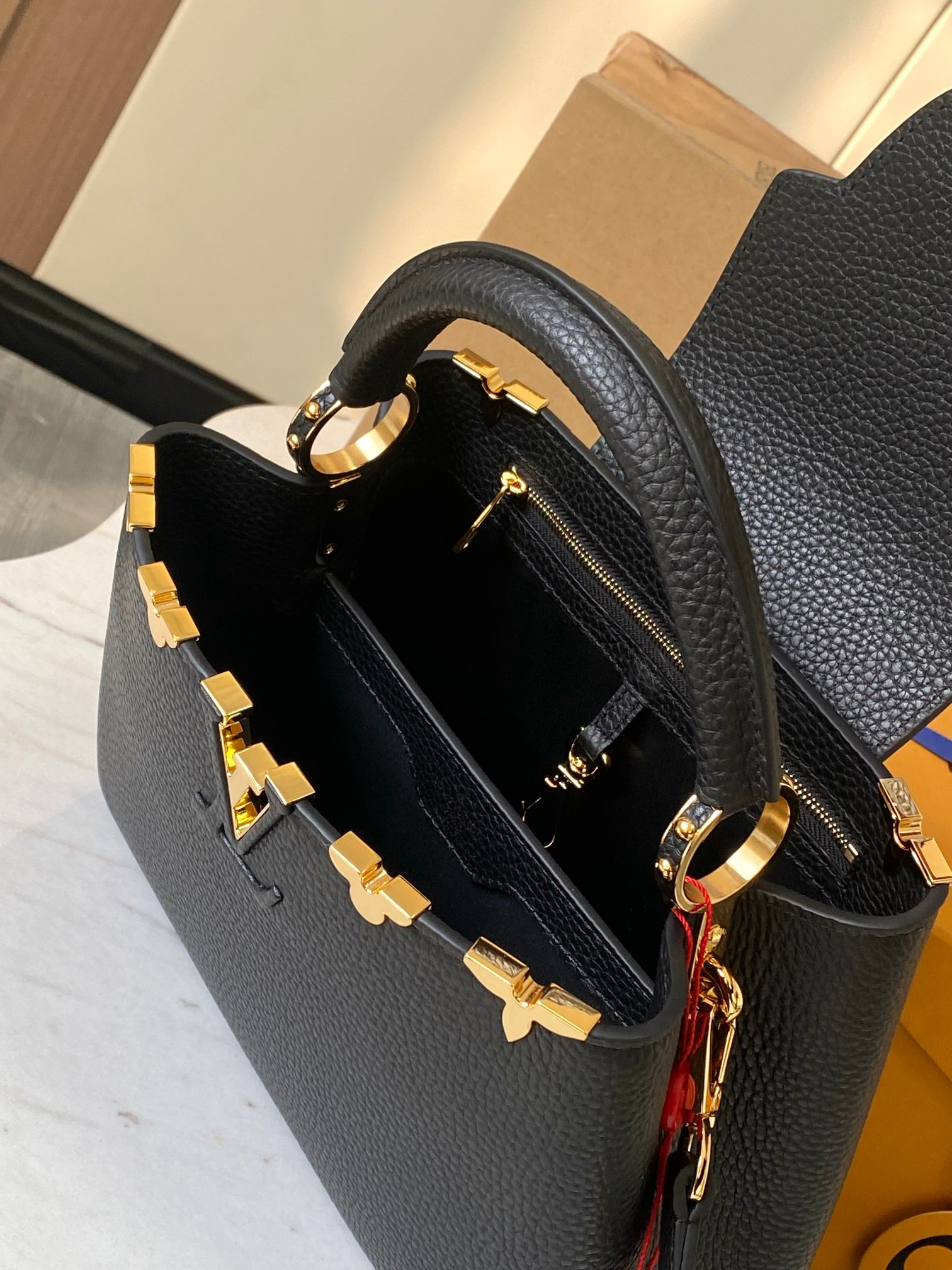 lv capucines  M23331  27-18-9cm