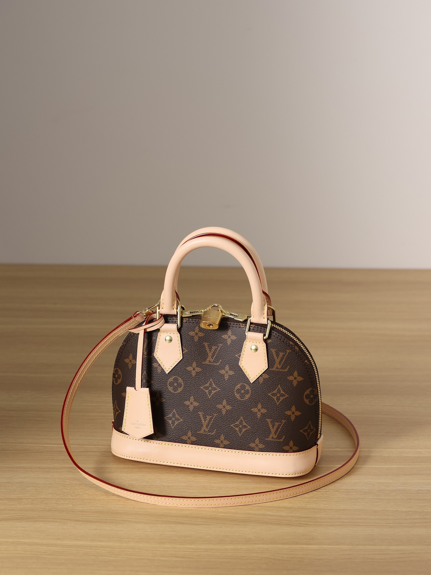 LV Alma bb M46990 25×19×12cm
