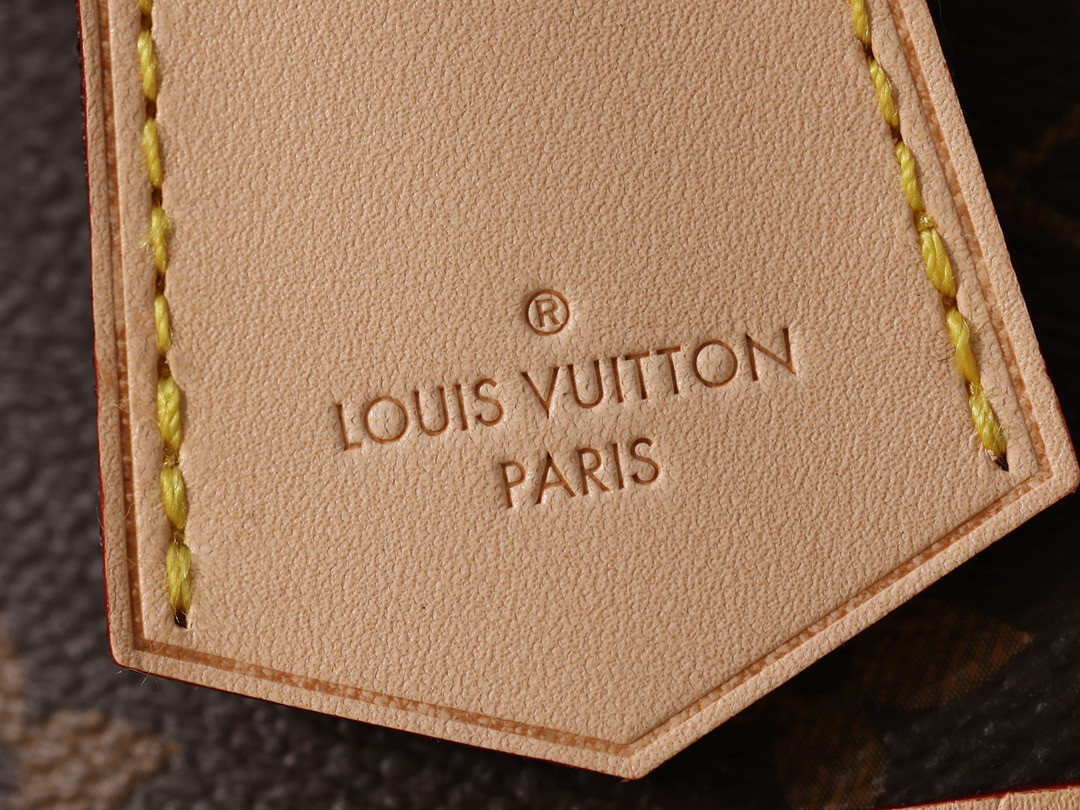 LV Alma bb M46990 25×19×12cm