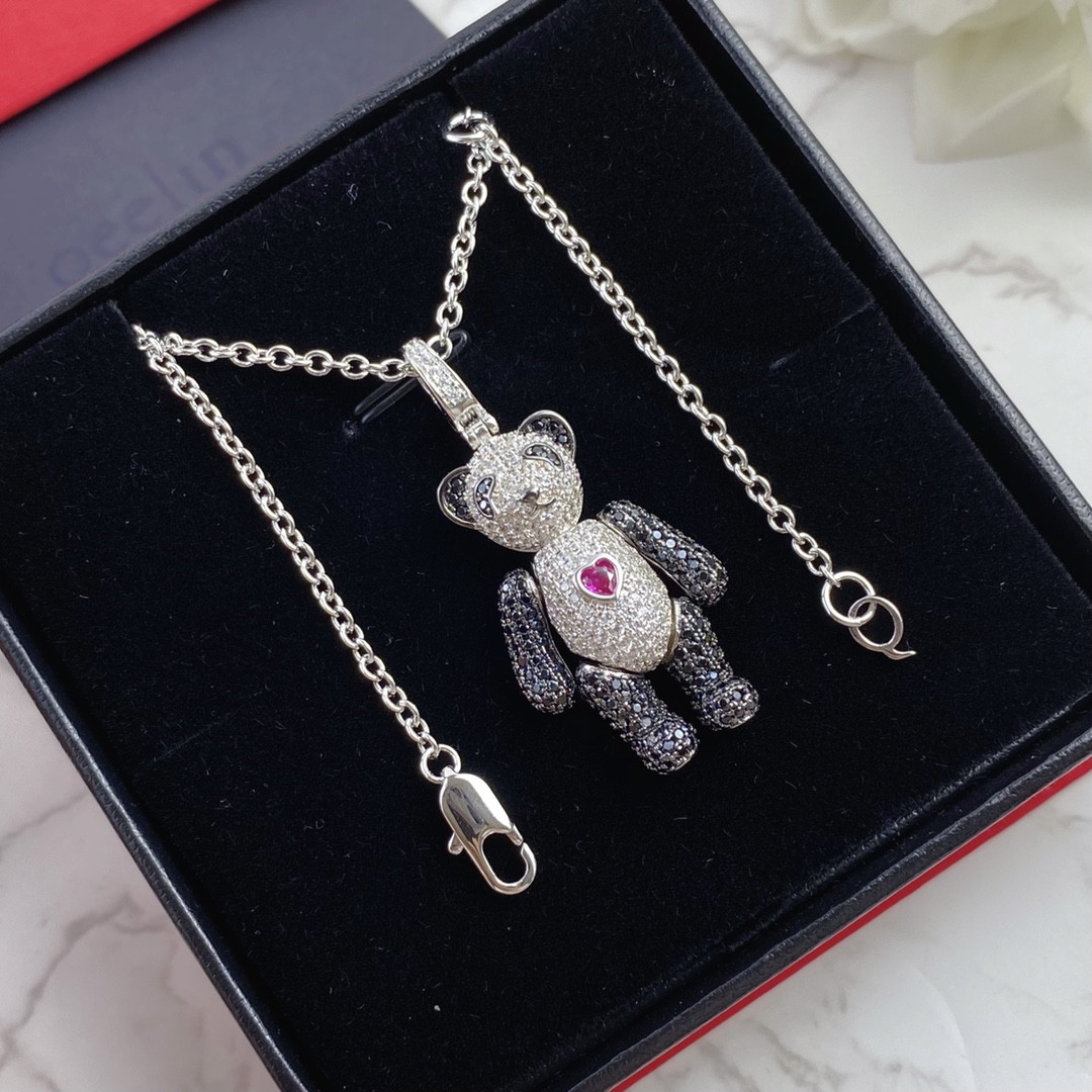 Qeelin Love Heart Bear Pendant Necklace