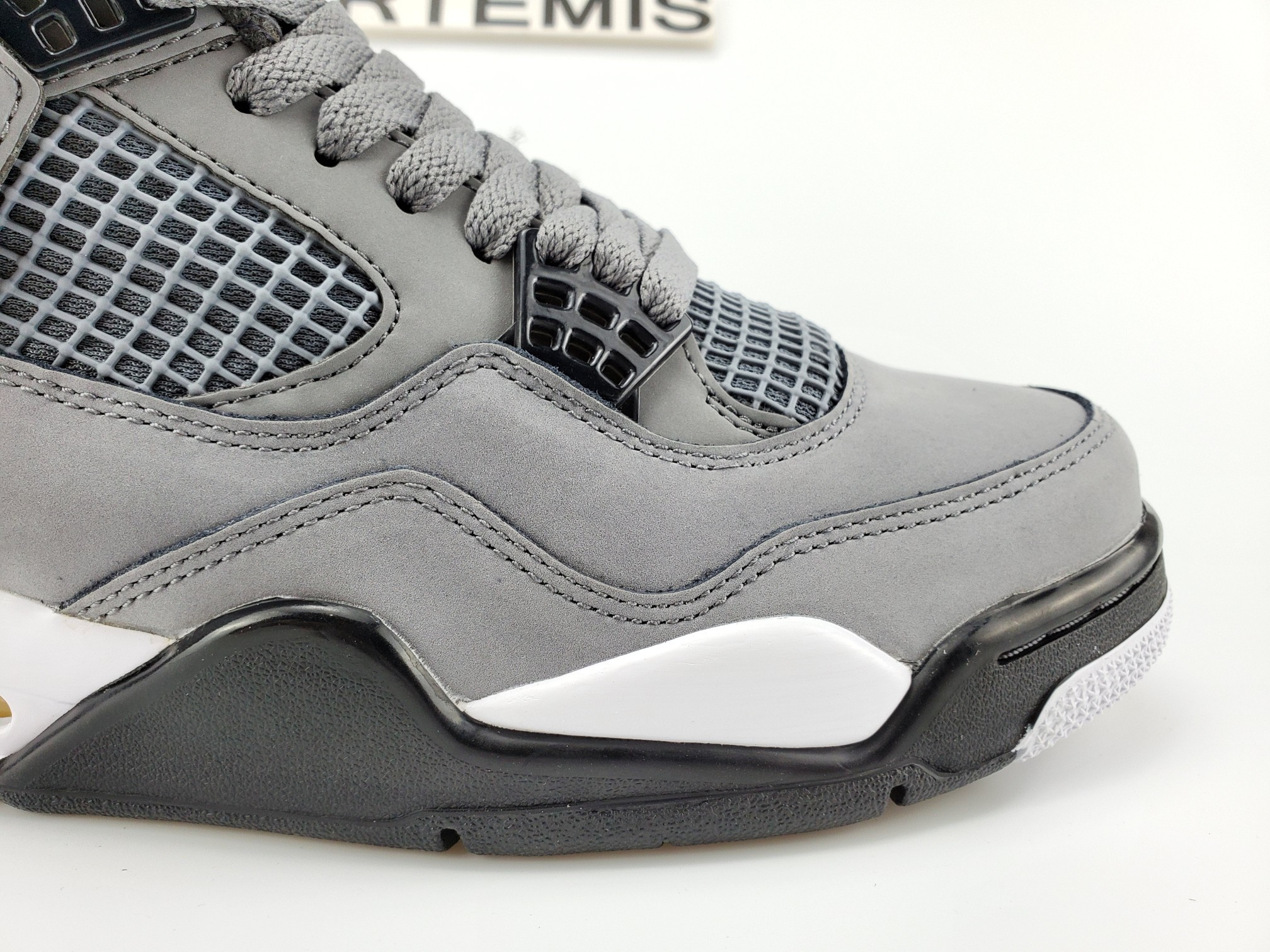 Jordan 4 Retro Cool Grey(2019)