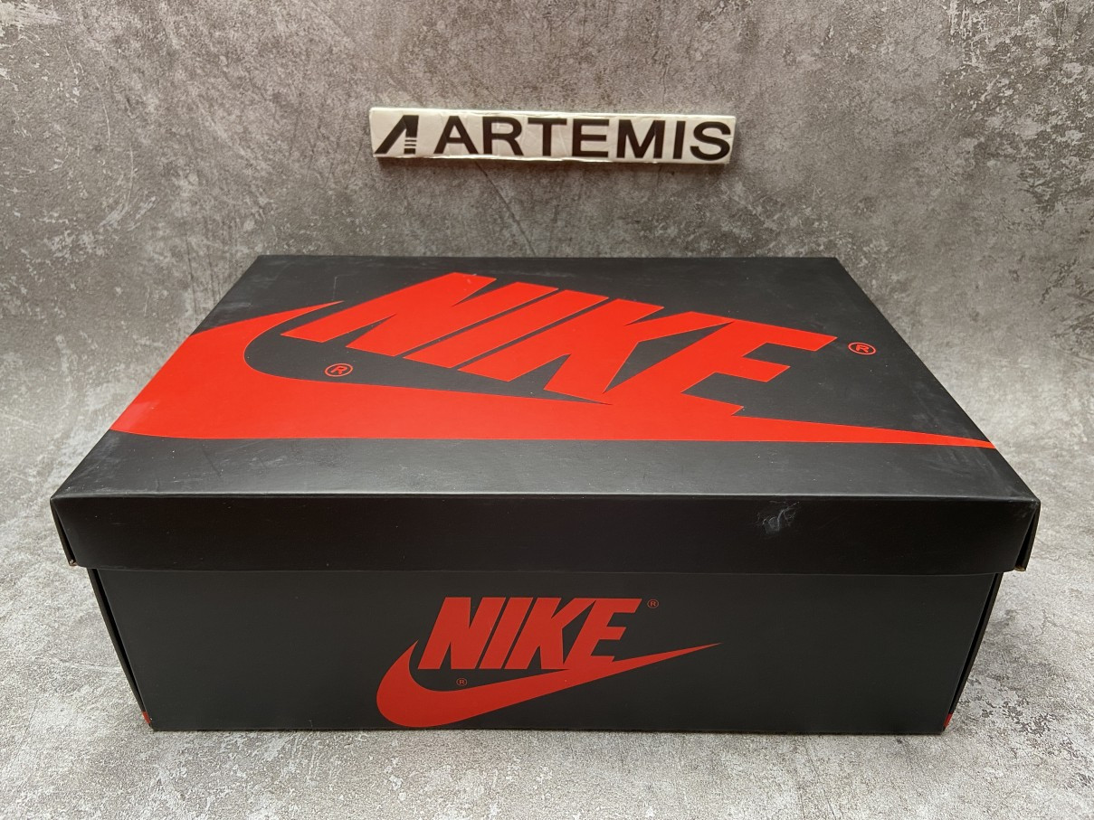 Air Jordan 1 Retro High Metallic Red