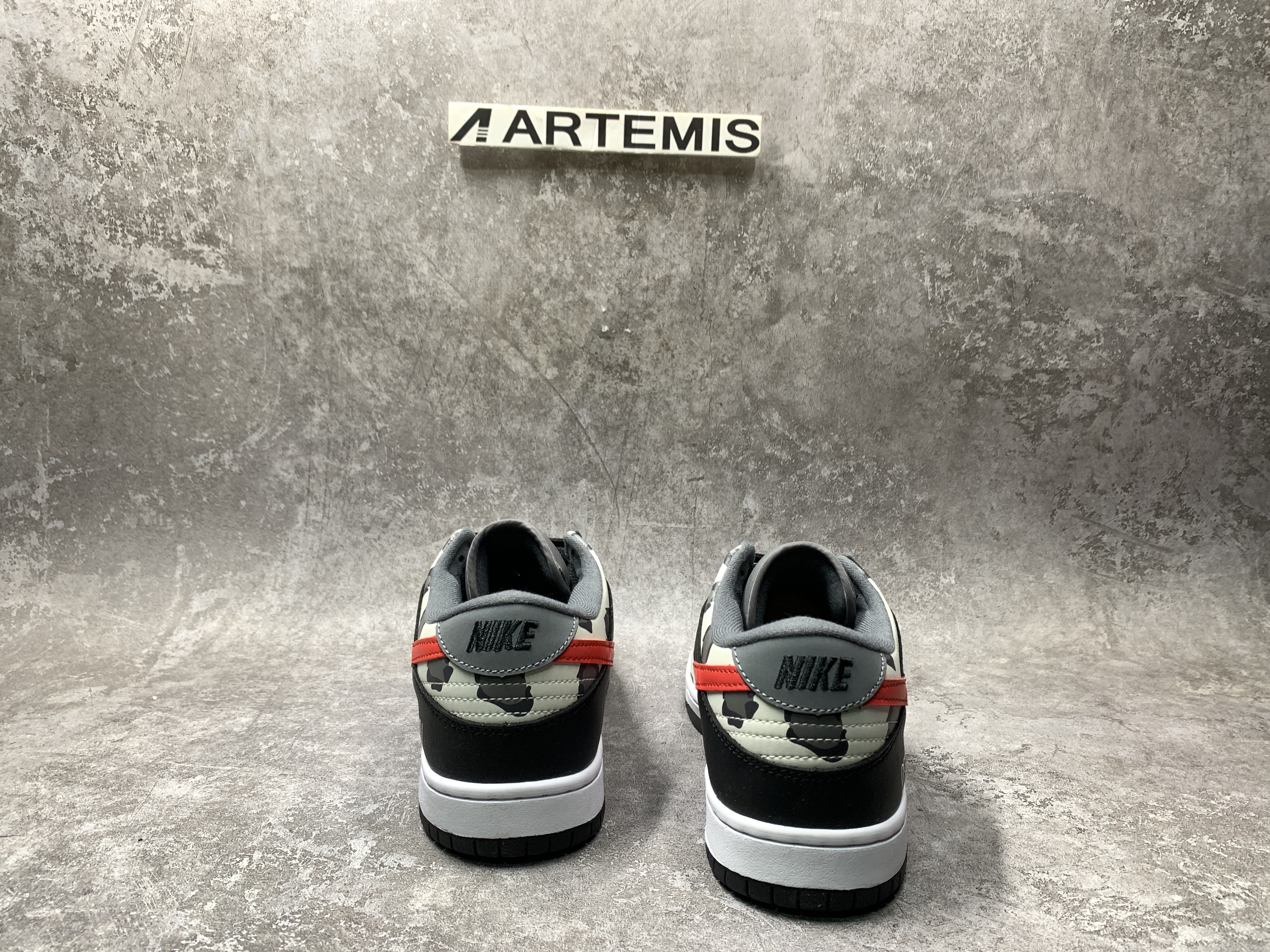 Nike Dunk SB Low Graffiti