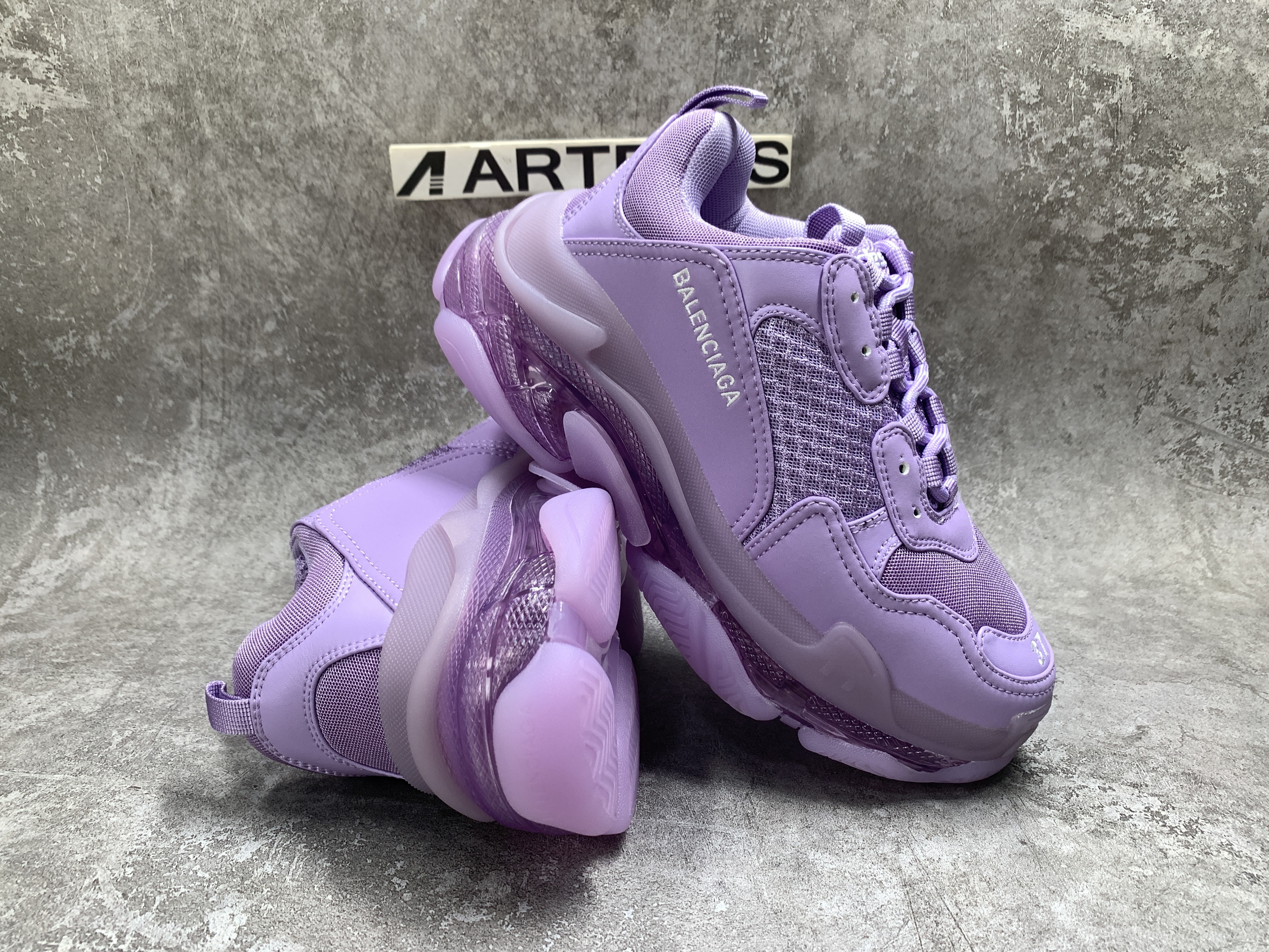 Balenciga Wmns Triple S Sneaker Clear Sole Light Lilac