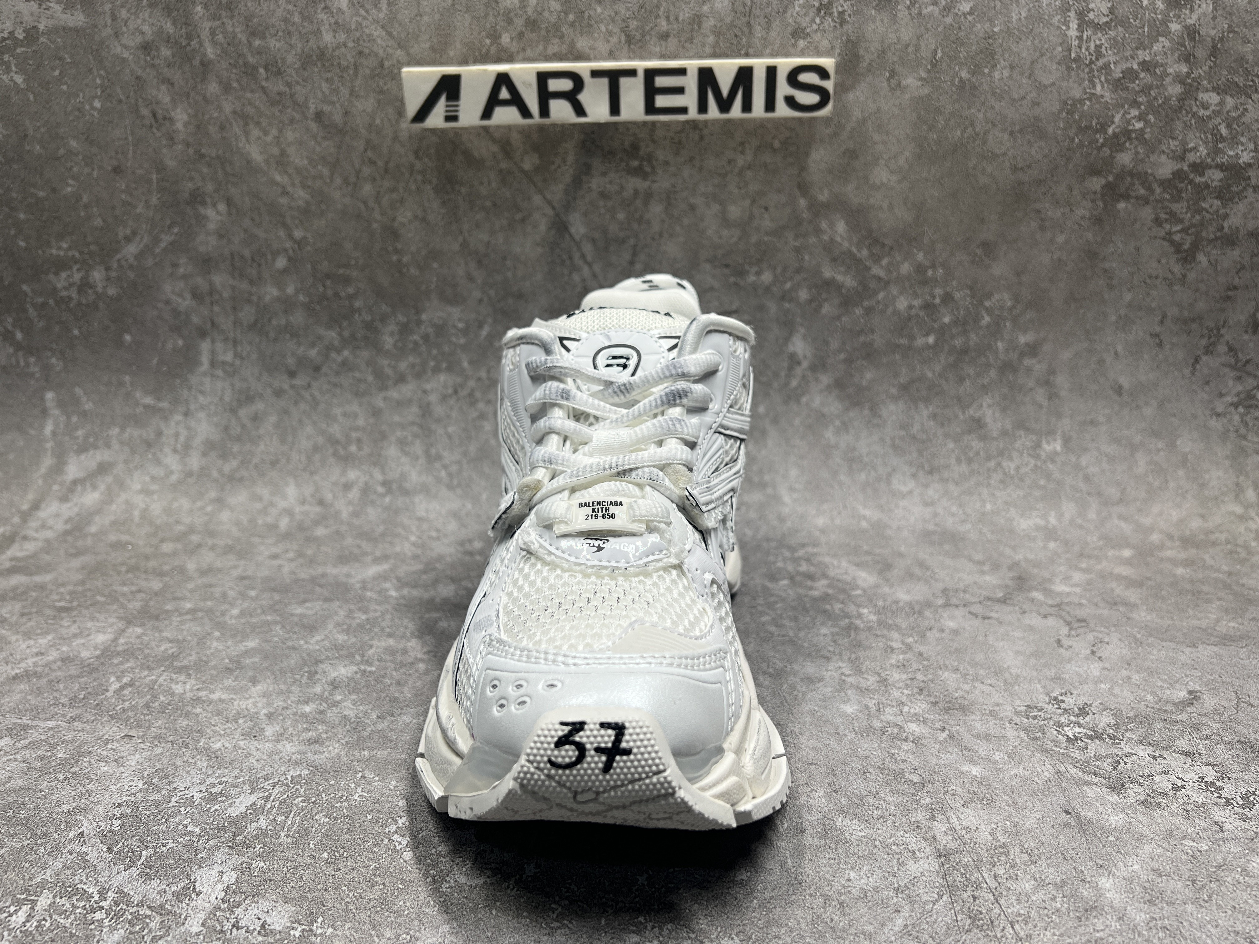 Balenciga Runner White