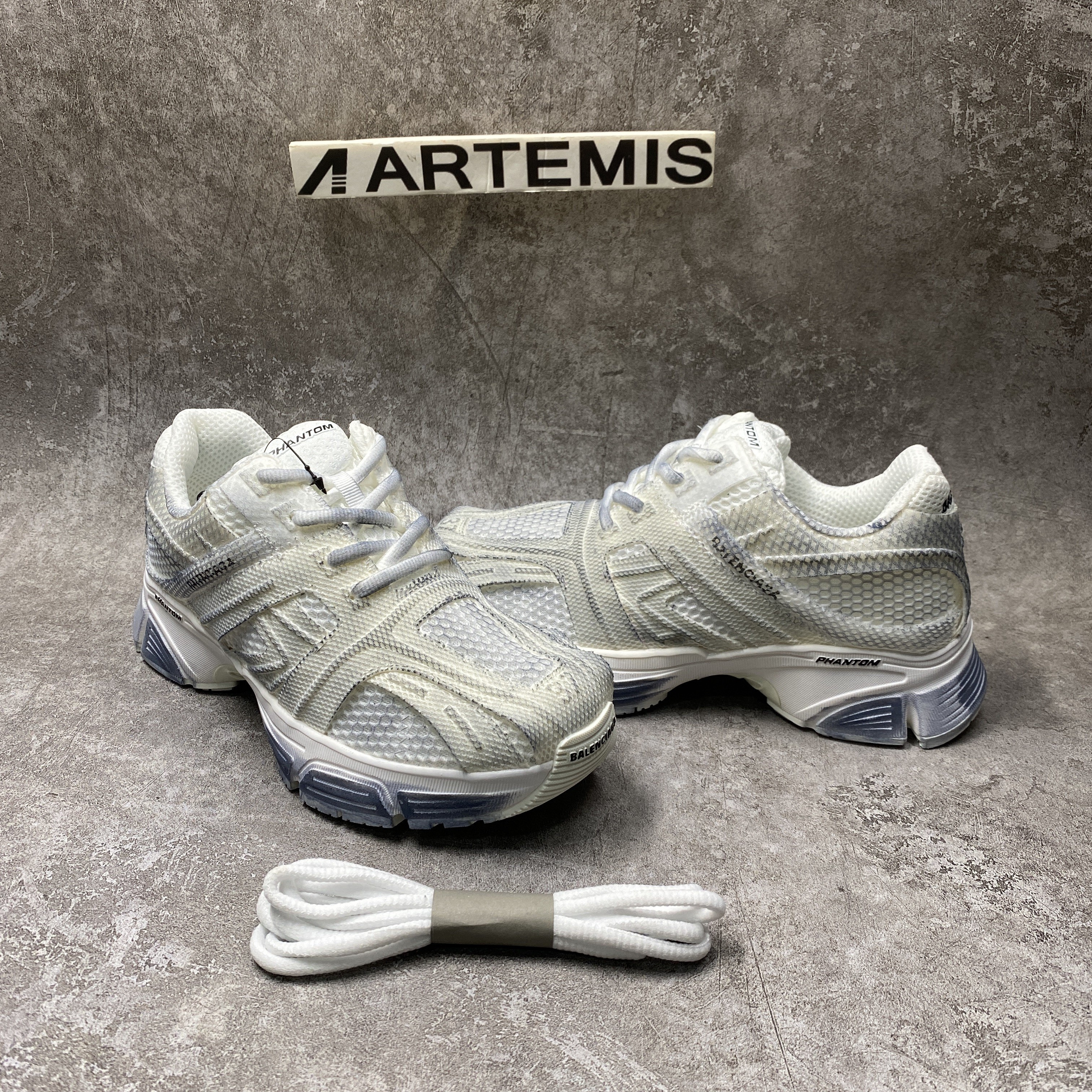 Balenciga Phantom Trainers Washed White