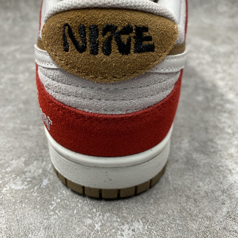 Nike Dunk Low SE Merry Christmas