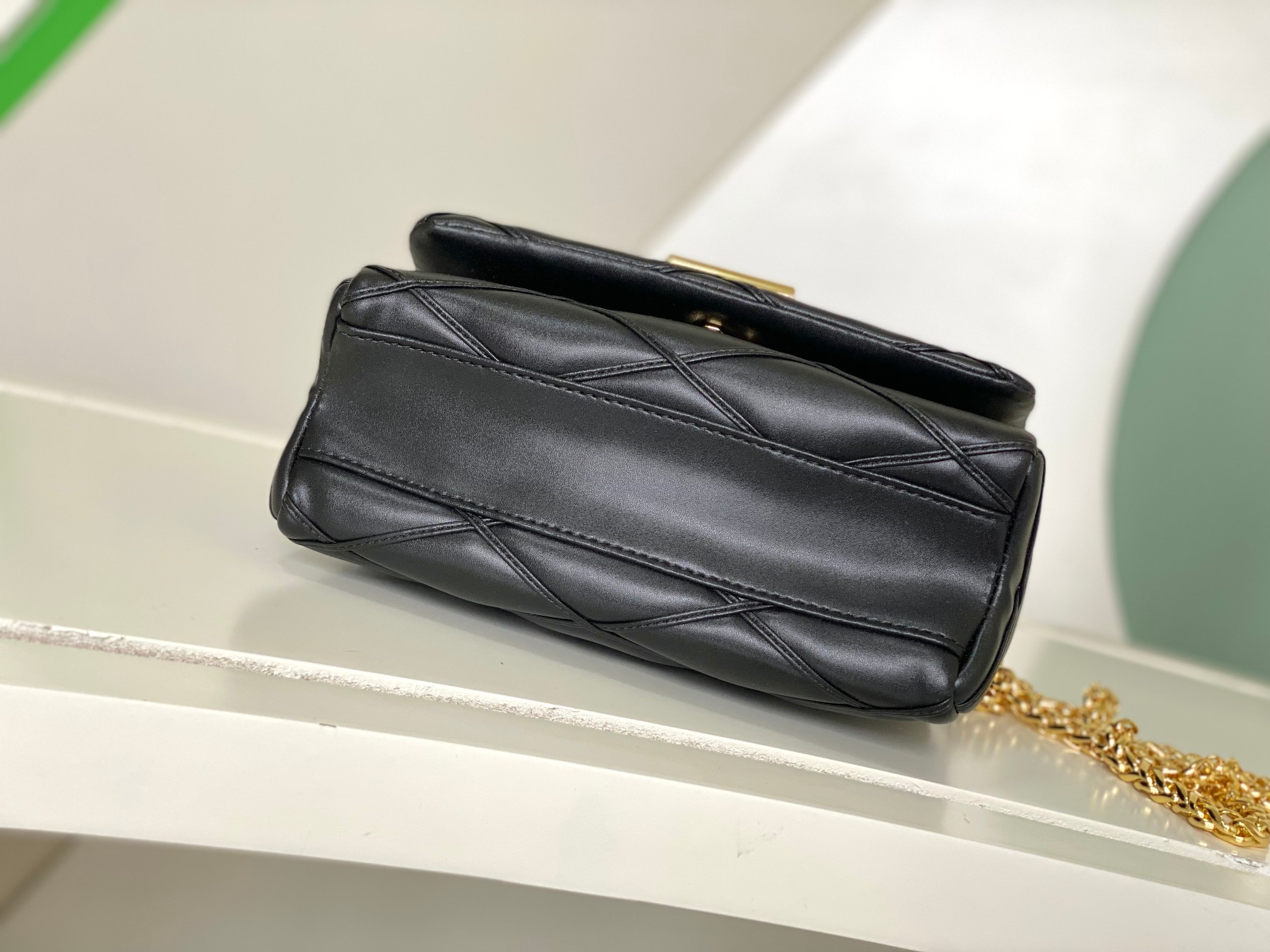 l0*is V*t0n m22891 go-14 mm 9.1 x 6.3 x 3.9 inches