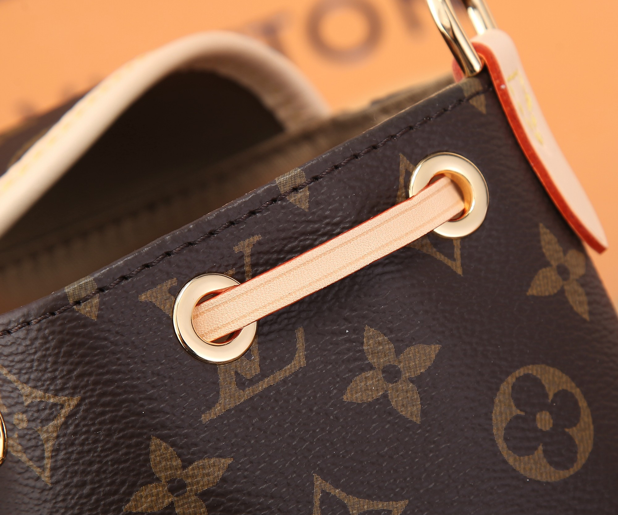 LV Excursion PM M46932 8.3 x 9.1 x 3.9 inches