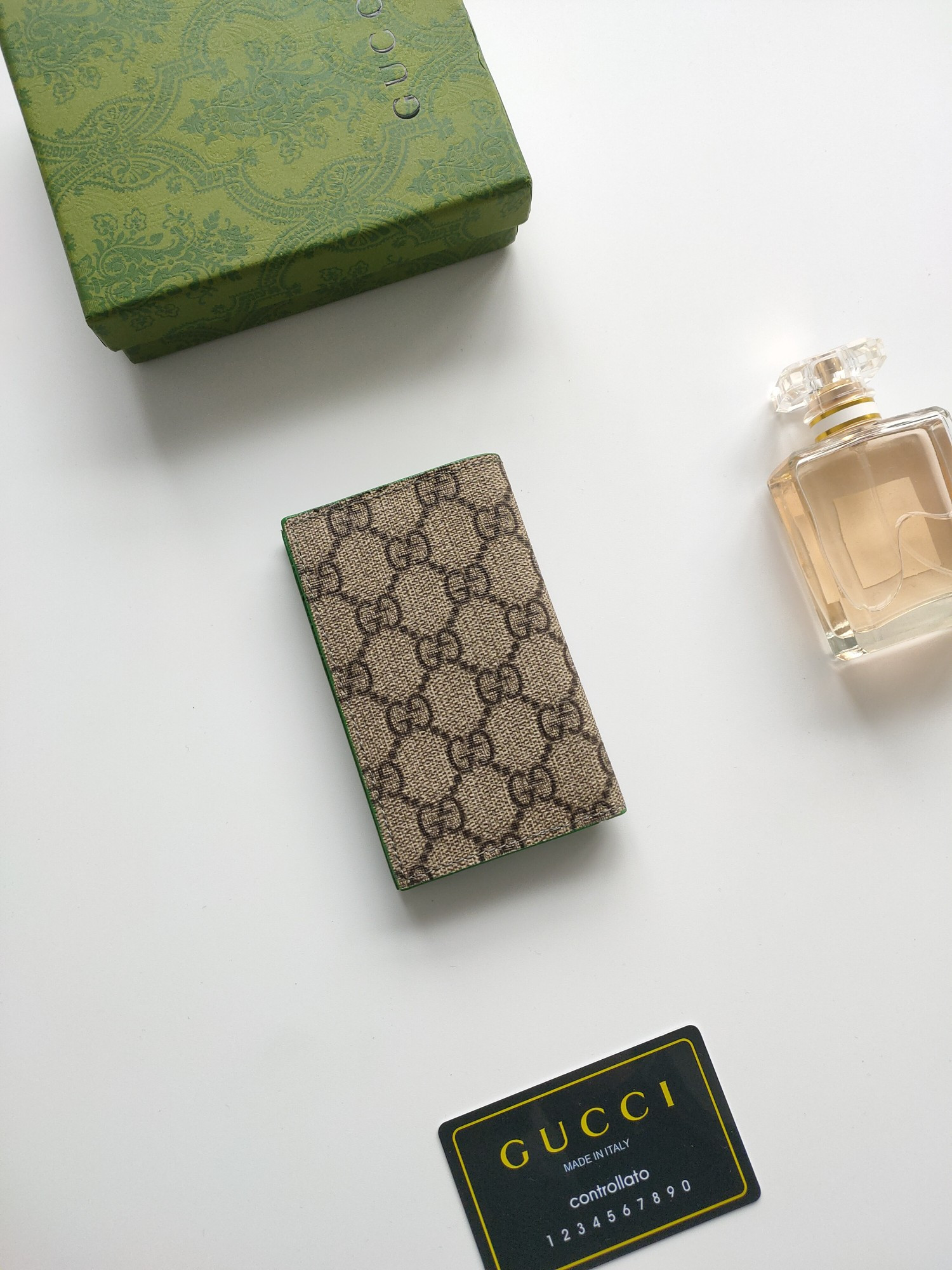 G*u*i gg  card case wallet