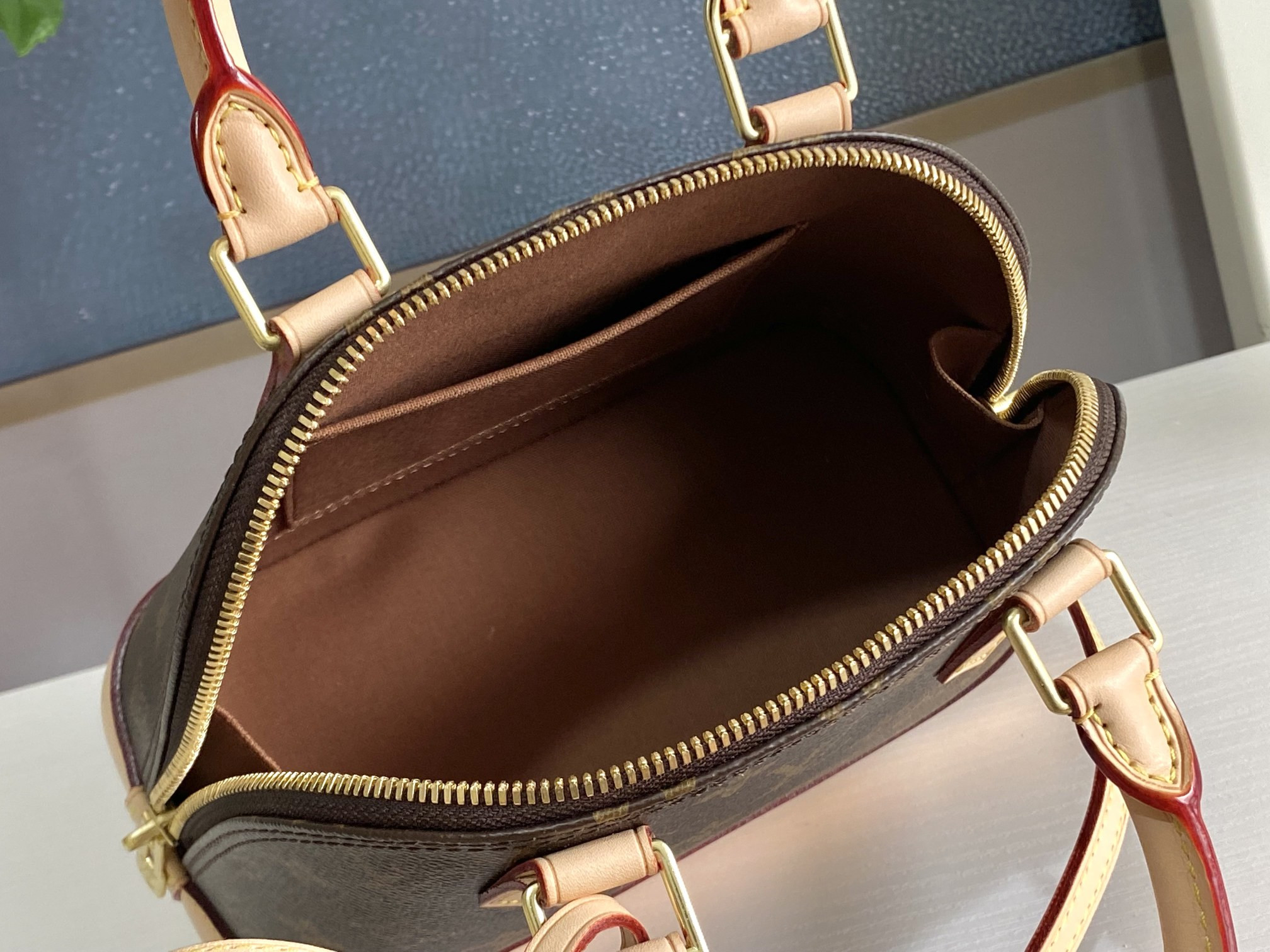 LV M53152 Alma BB 9.3 x 6.9 x 4.5 inches