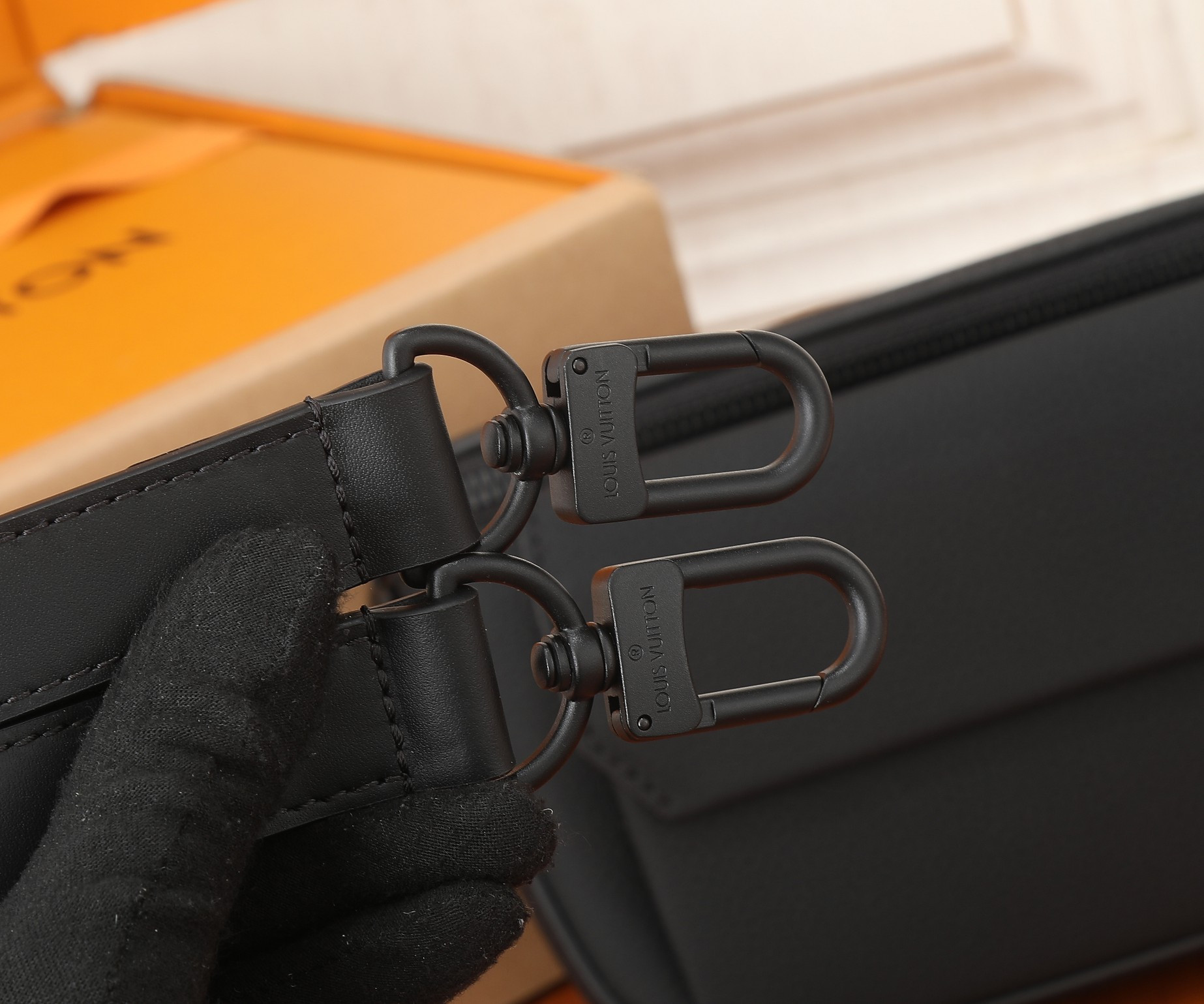 LV Pilot Wearable Wallet M83563  7.9 x 4.7 x 2.2 in