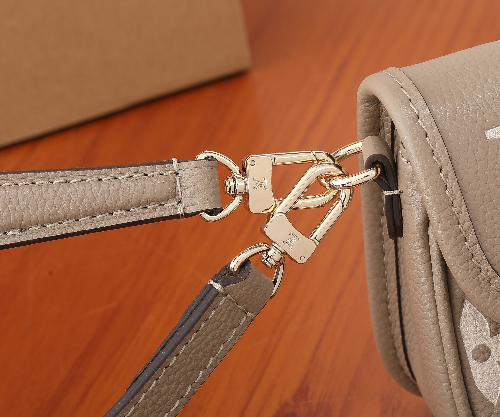 LV Nano Diane M83300 7.5 x 4.1 x 2.4 in