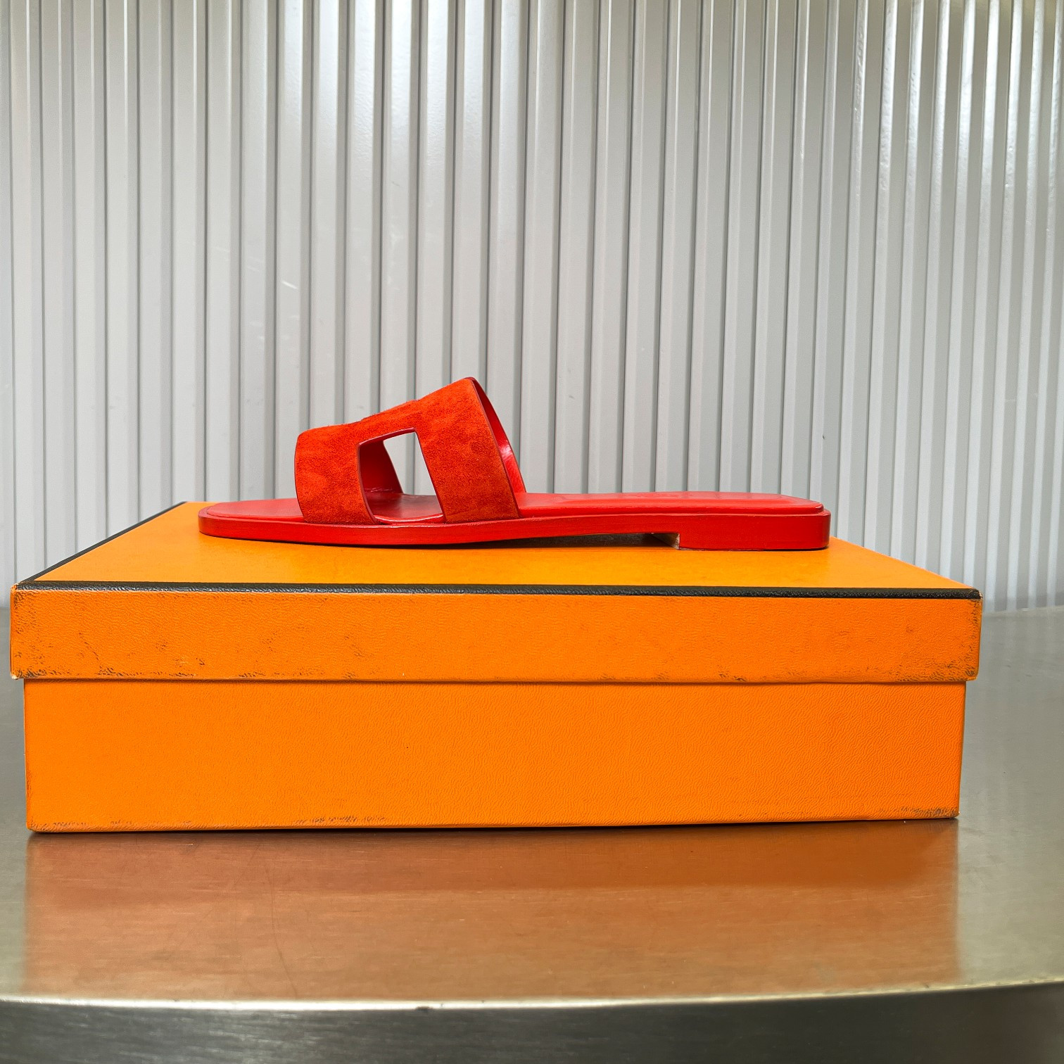 ua H**me5 oran sandal