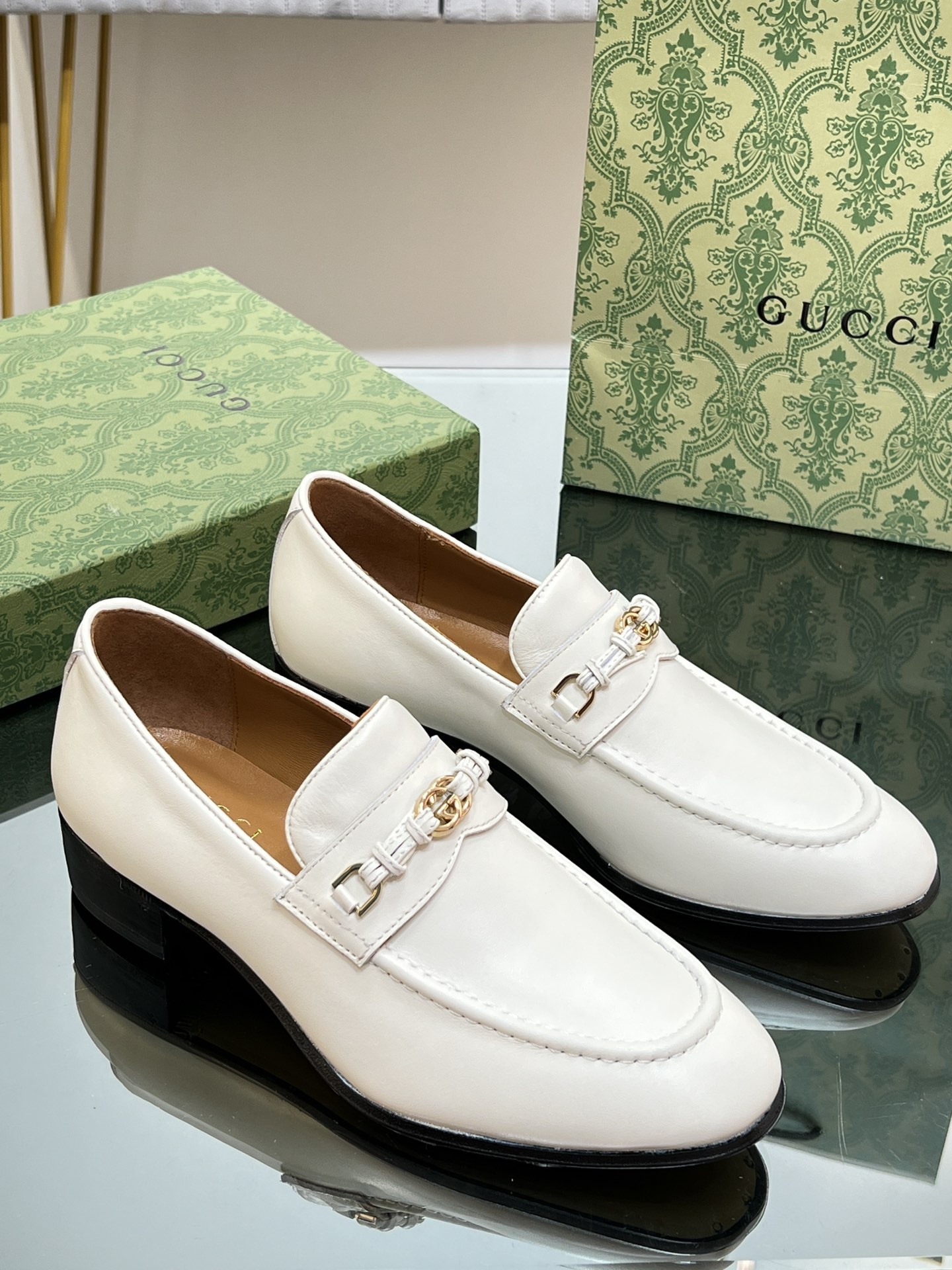 ua G*u*i interlocking g loafer