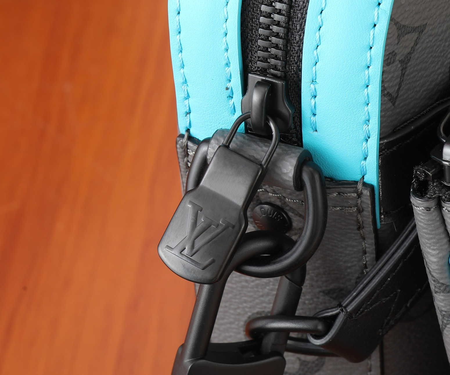 LV Trio Messenger M11648 25x18.5x7CM