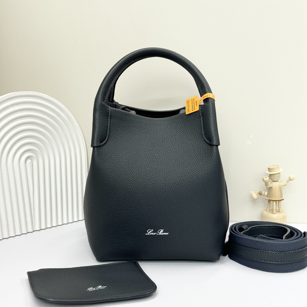 L**o p*ana small bale bag black grained calfskin 17 x 17 x 21 cm