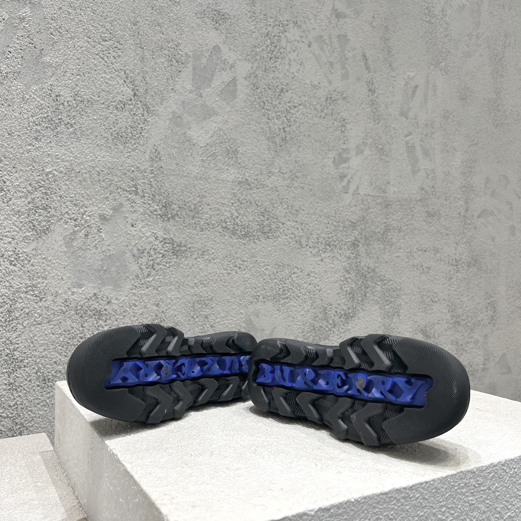 ua B**rry leather creeper chelsea boots