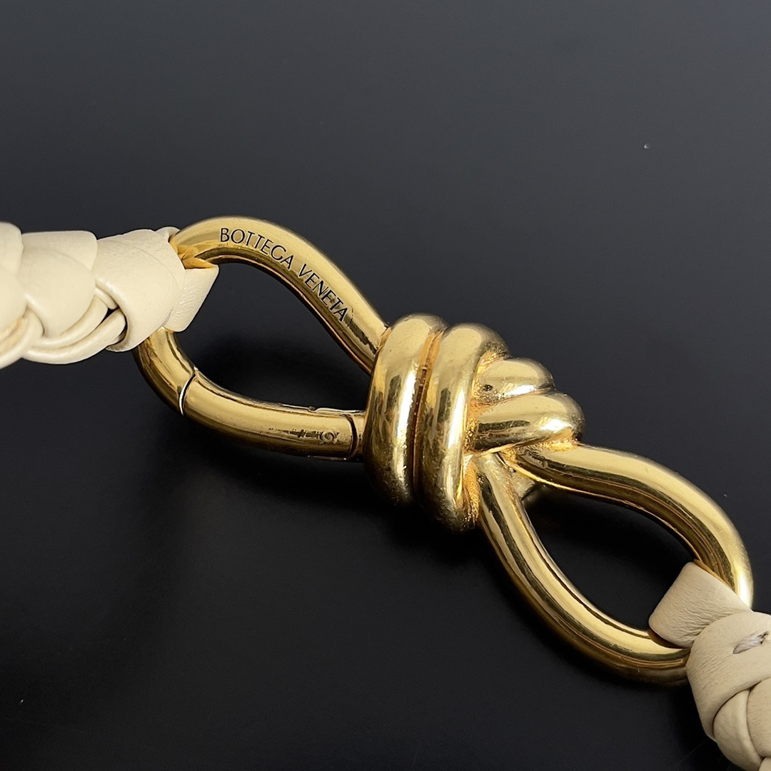 bo*te*ga Ve*ne*ta medium andiamo 32x25x11cm