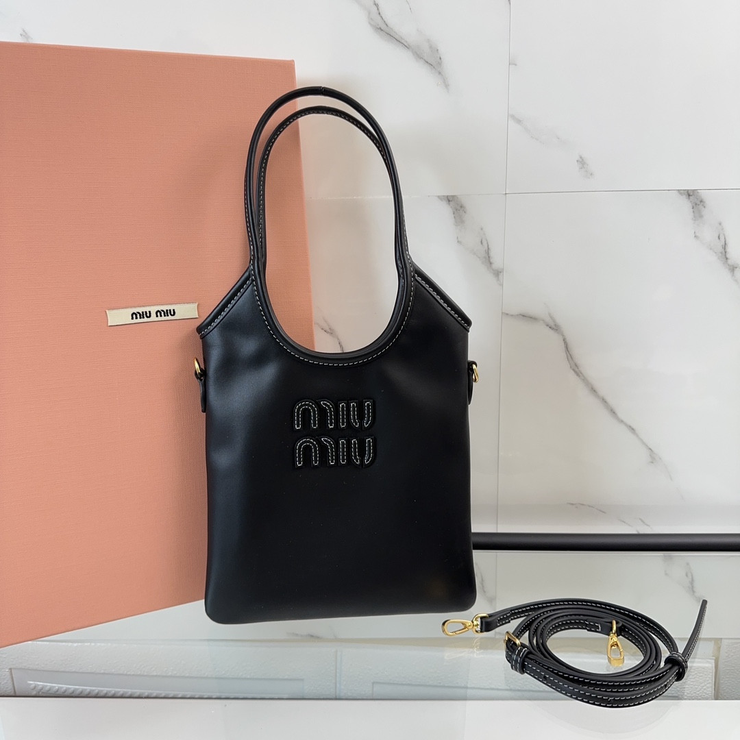 Miu Miu IVY leather handbag 20x 24 cm