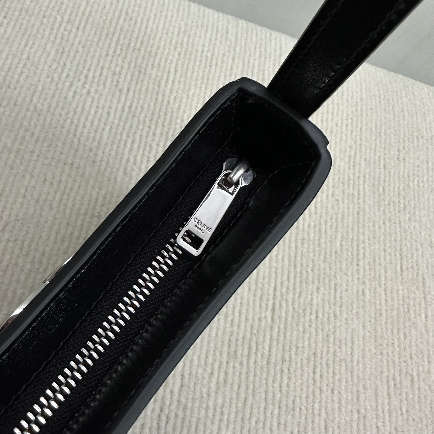 Ce**e medium tilly bag in shiny calfskin 22x13.5x4cm