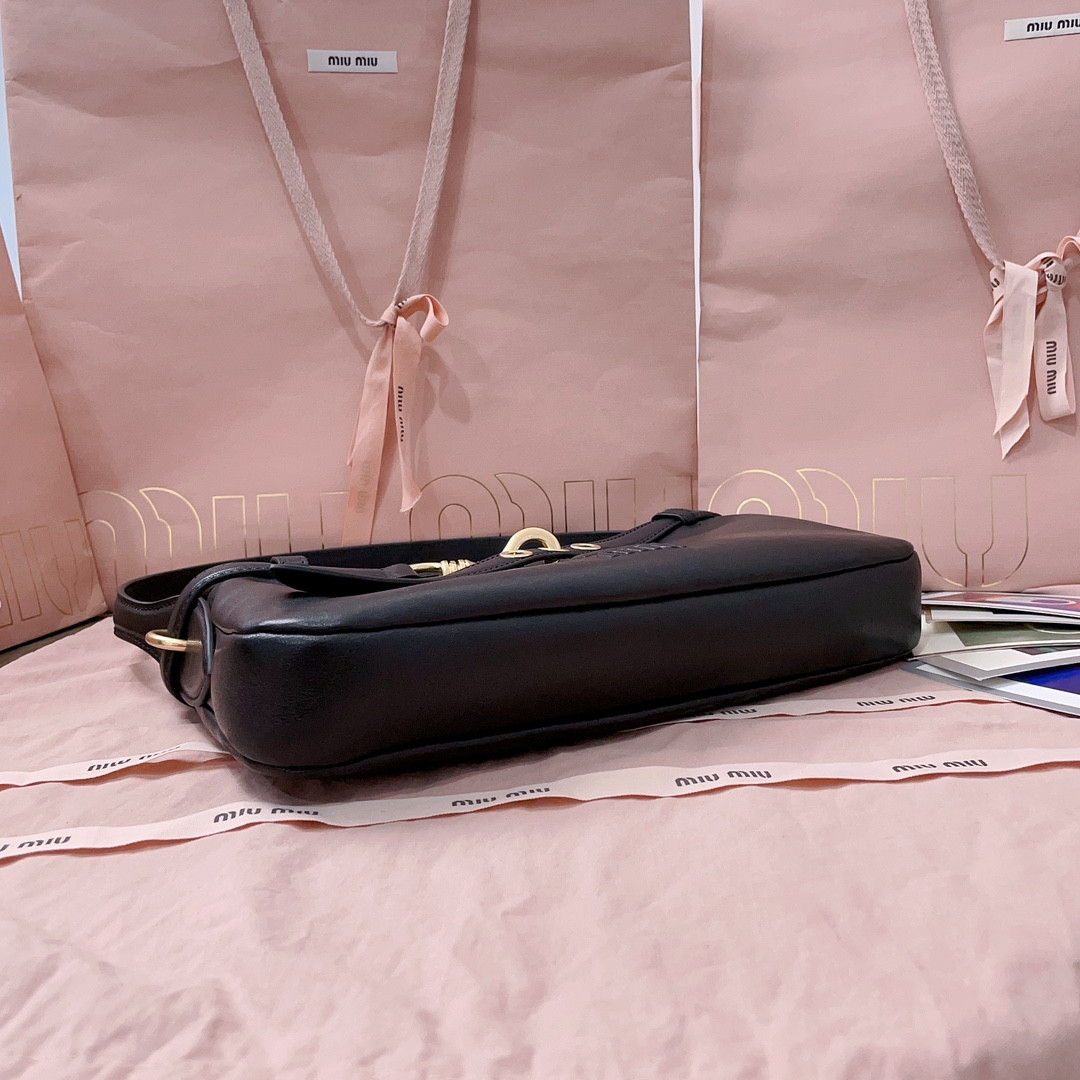 Miu Miu Aventure nappa leather bag 5BC182 33X19X5cm