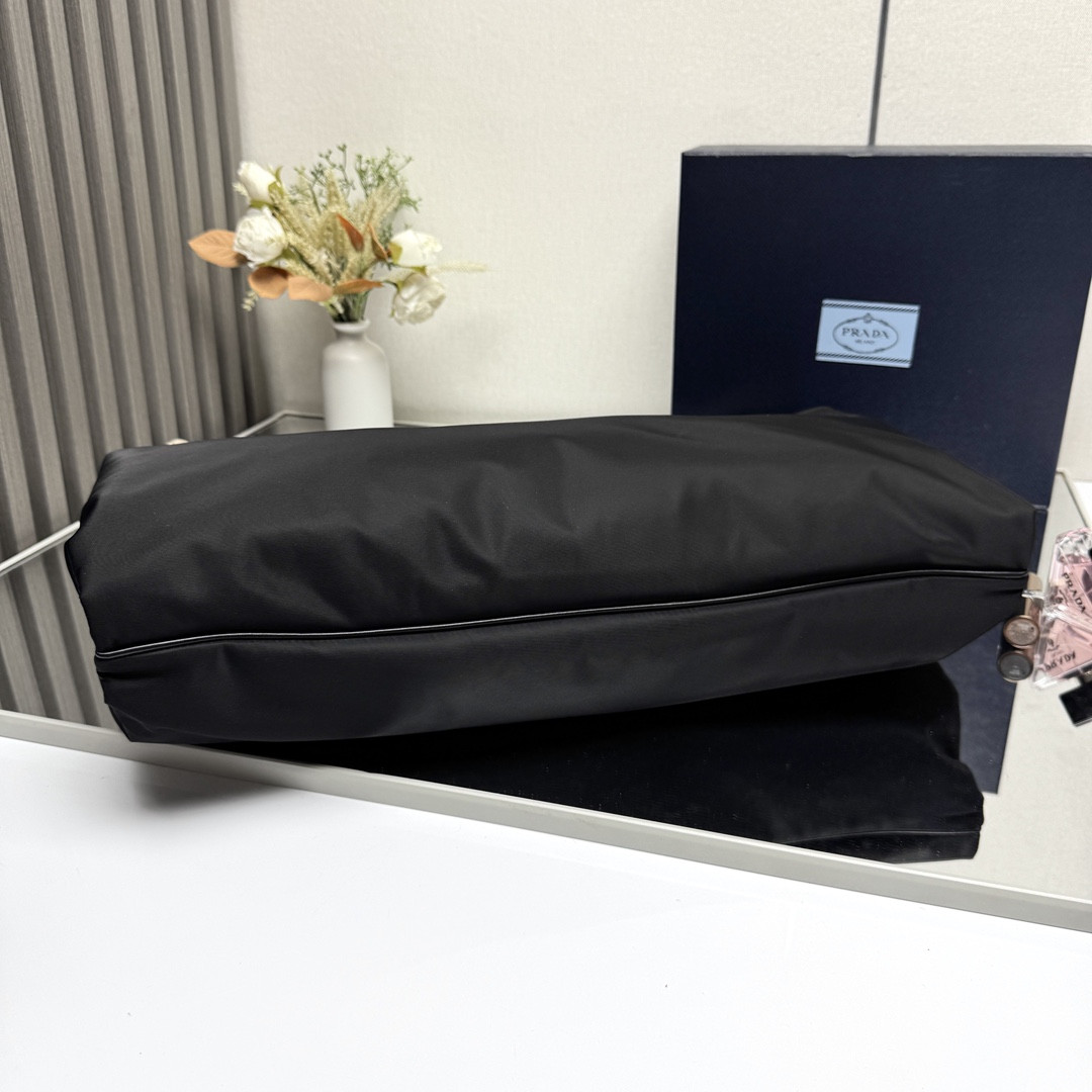 Pra*a mariner large re-nylon shoulder bag 48x39x14cm