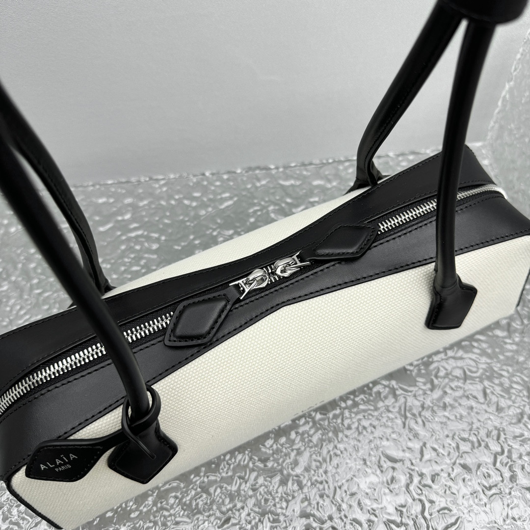 ALAÏA LE TECKEL SMALL BAG 27x9x8cm