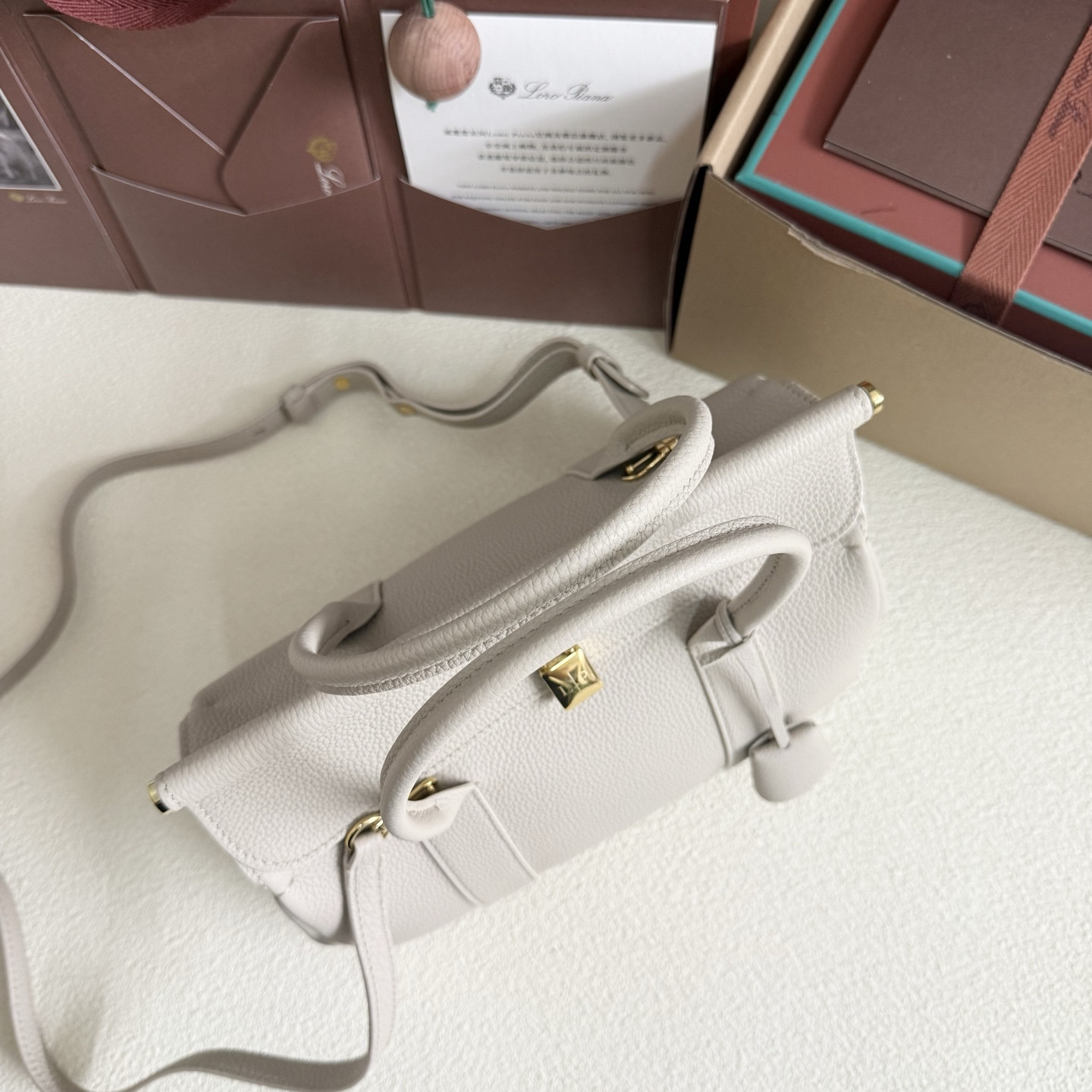 L**o p*ana loom l25 calfskin 25x18x12.5cm