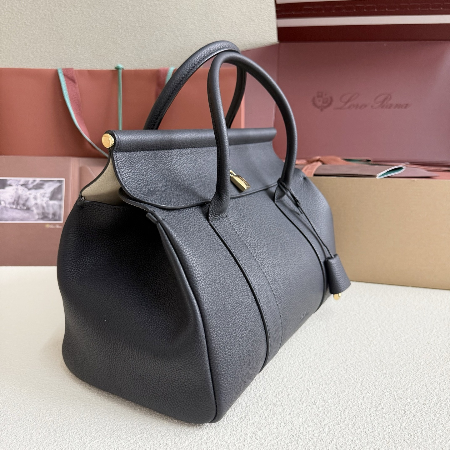 L**o p*ana loom l32 calfskin 33x23x18cm